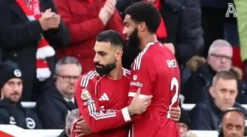 محمد صلاح يلقى تصفيق جماهير ليفربول بعد الدخول كبديل في مباراة برايتون 1